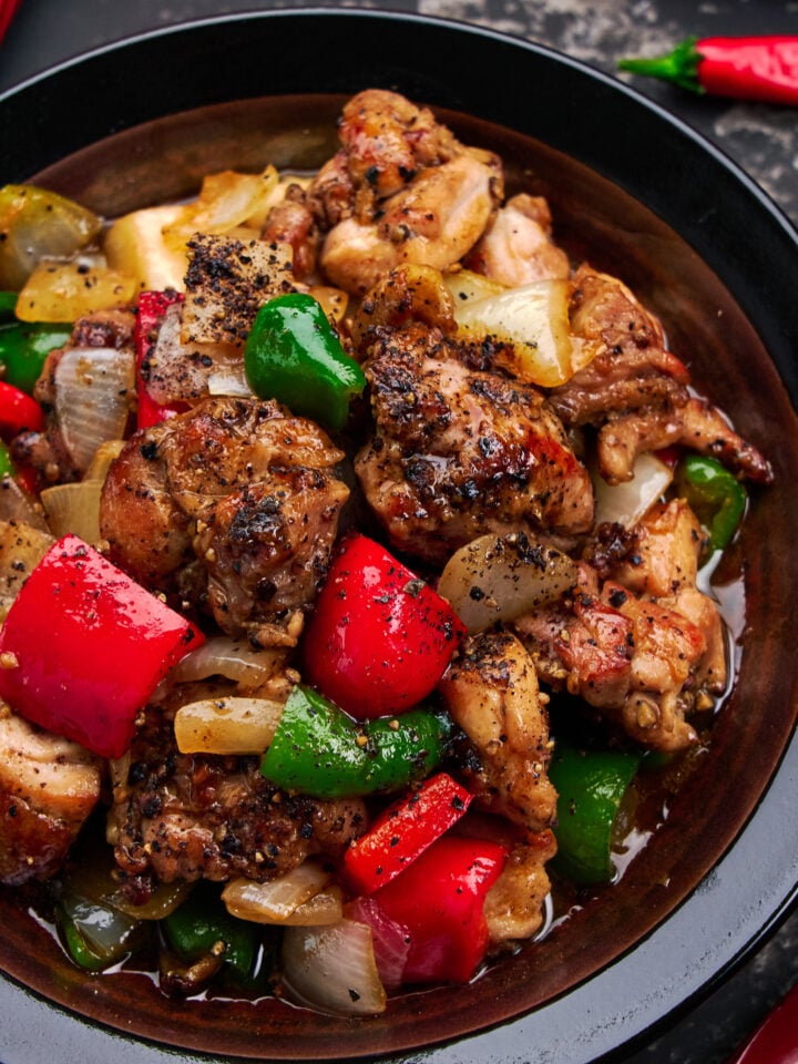 This easy stir-fry recipe makes a mouthwatering bowl of spicy chicken with black pepper sauce in a matter of minutes.
