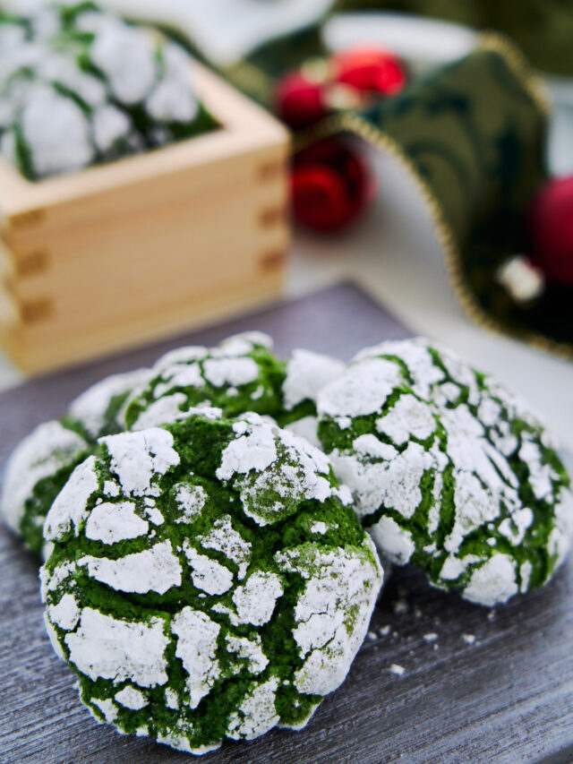 Matcha Crinkle Cookies