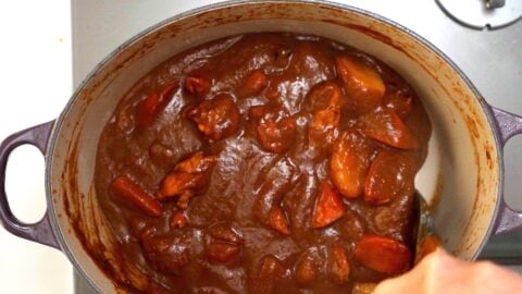When the Japanese curry is done, it should be a dark brown color.