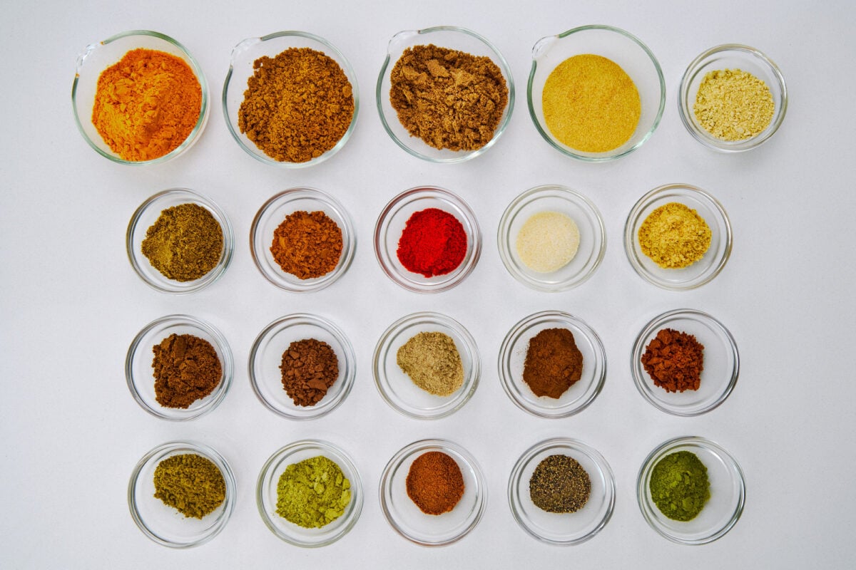 Lineup of the 20 spices used to make Japanese curry powder