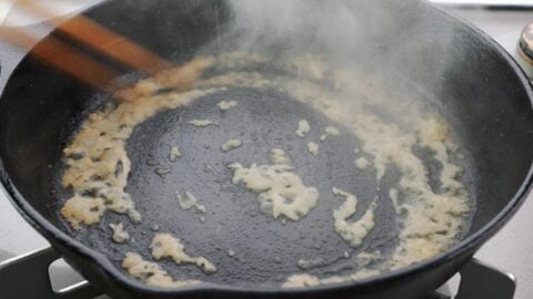Caramelized onion puree for making Japanese steak sauce.